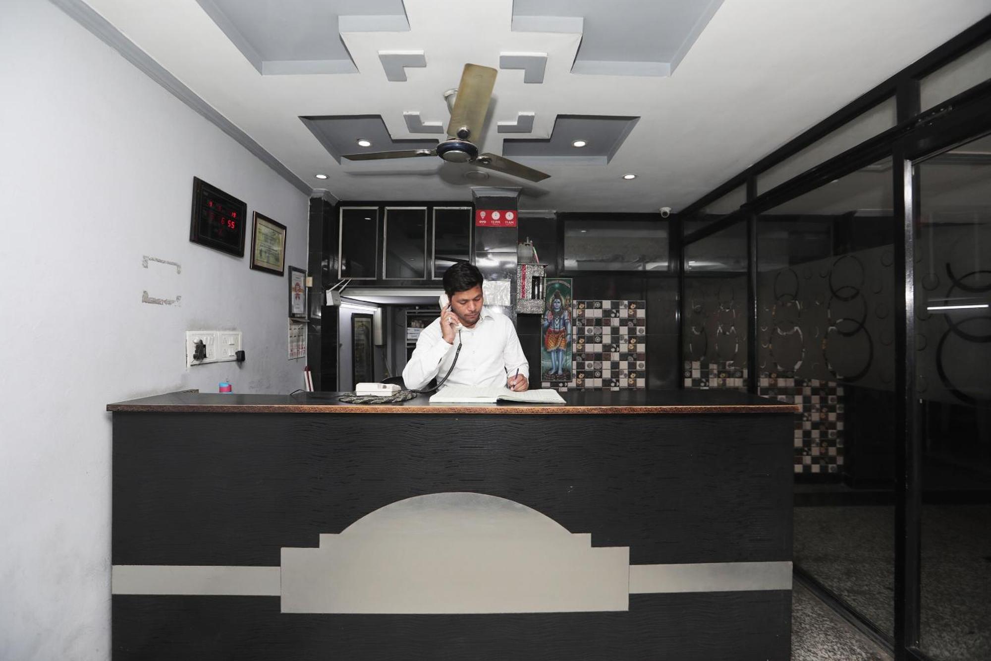 Super Hotel O Athithi Газиабад Экстерьер фото